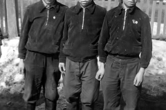 Әхәт Гаффаров сыйныфташлары Зыятдин Камалов, Юныс Фәхриев белән